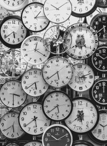 Minimalist Givewaways. Waiting Waiting...
